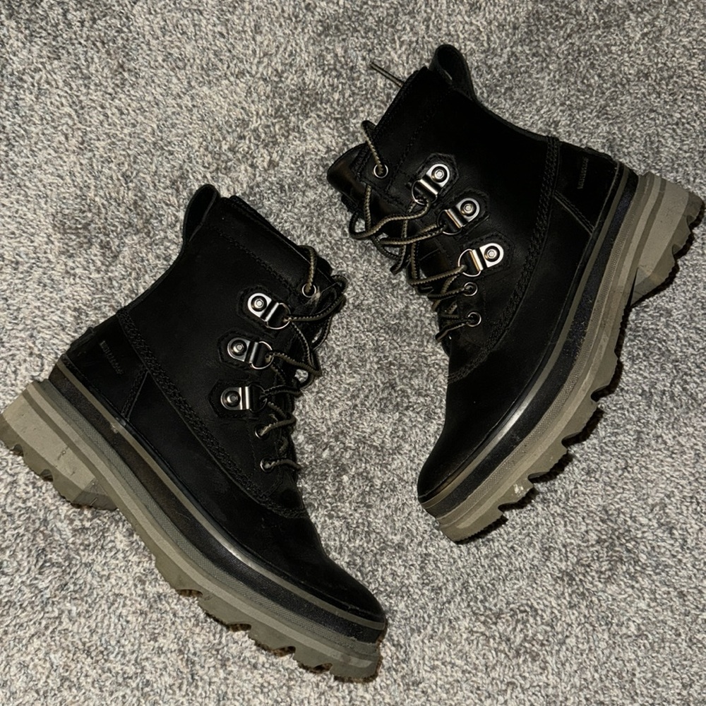 sorel lennox street boots sz 5.5